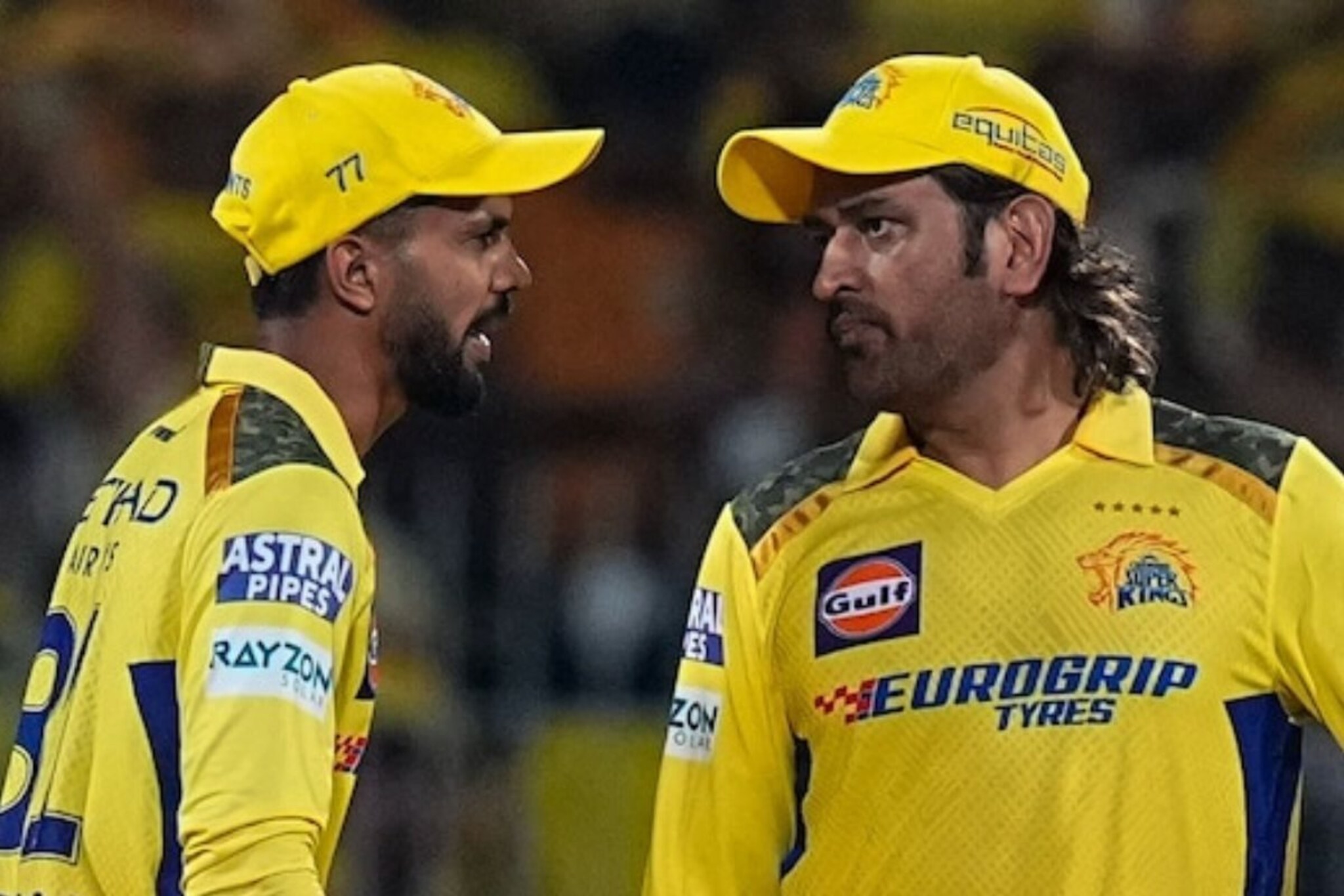 CSK मध्ये भूकंप, महाराष्ट्राच्या ऋतुराजला धक्का; टीमने शोधला धोनीचा पर्याय!