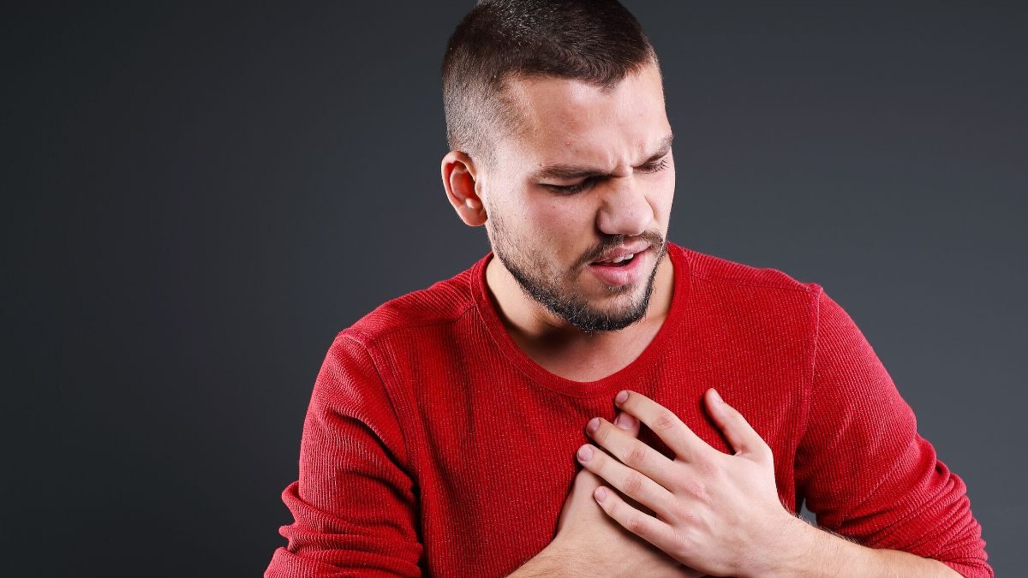 Heart Attack Remedies : घरता एकटे असताना हार्ट अटॅक आला तर काय कराल? तज्ज्ञांनी सांगितले बचावाचे उपाय