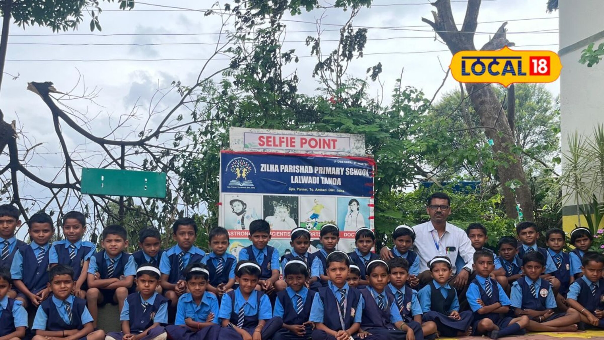 Zp School: महाराष्ट्रातील या झेडपी शाळेत प्रवेशासाठी लागते रांग, मोजक्याच विद्यार्थ्यांना मिळतो प्रवेश, काय आहे असं खास? Video