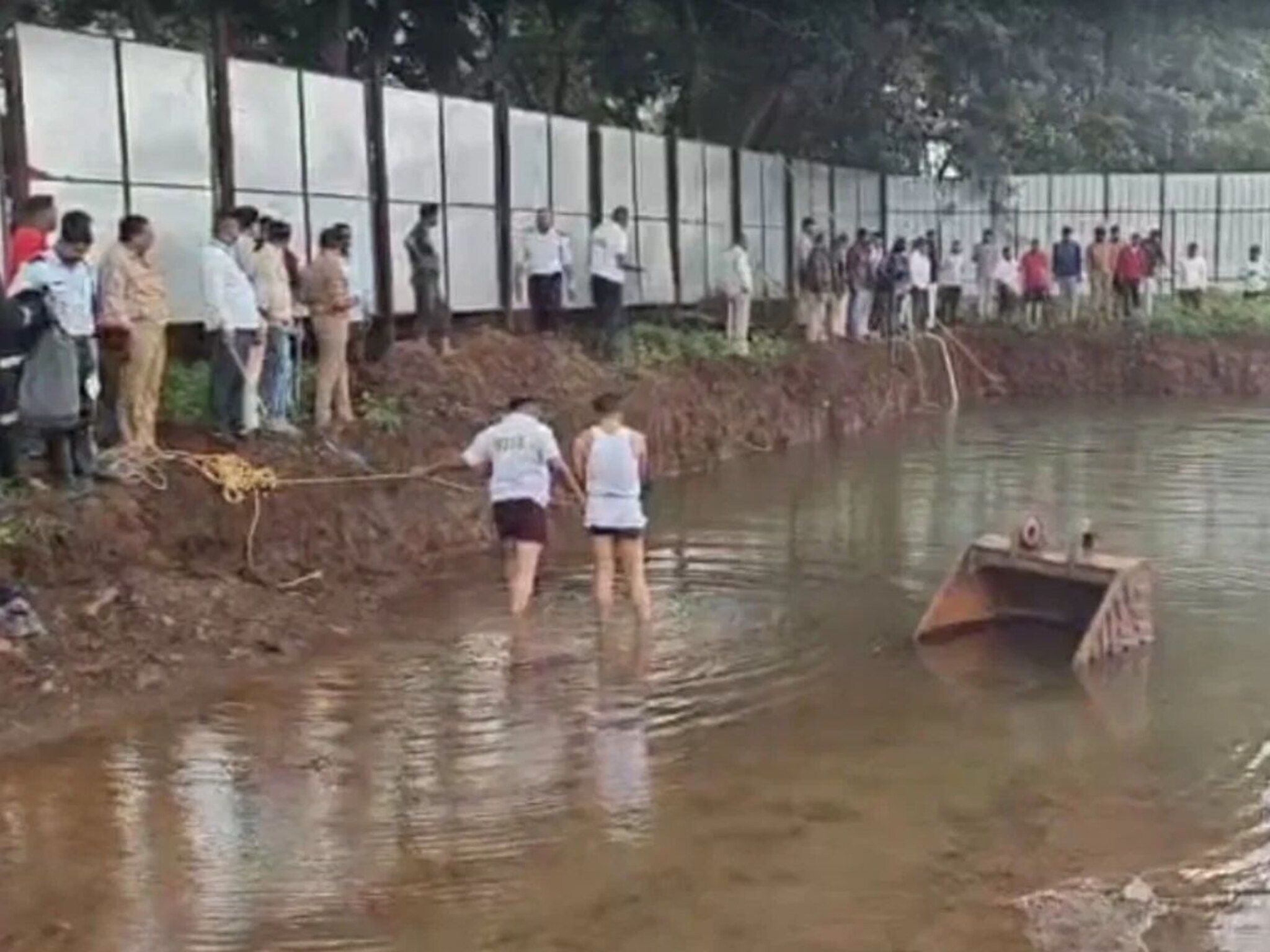नाशकात काळीज पिळवटून टाकणारा आक्रोश, साई नावाच्या तीन मित्रांचा दुर्दैवी अंत