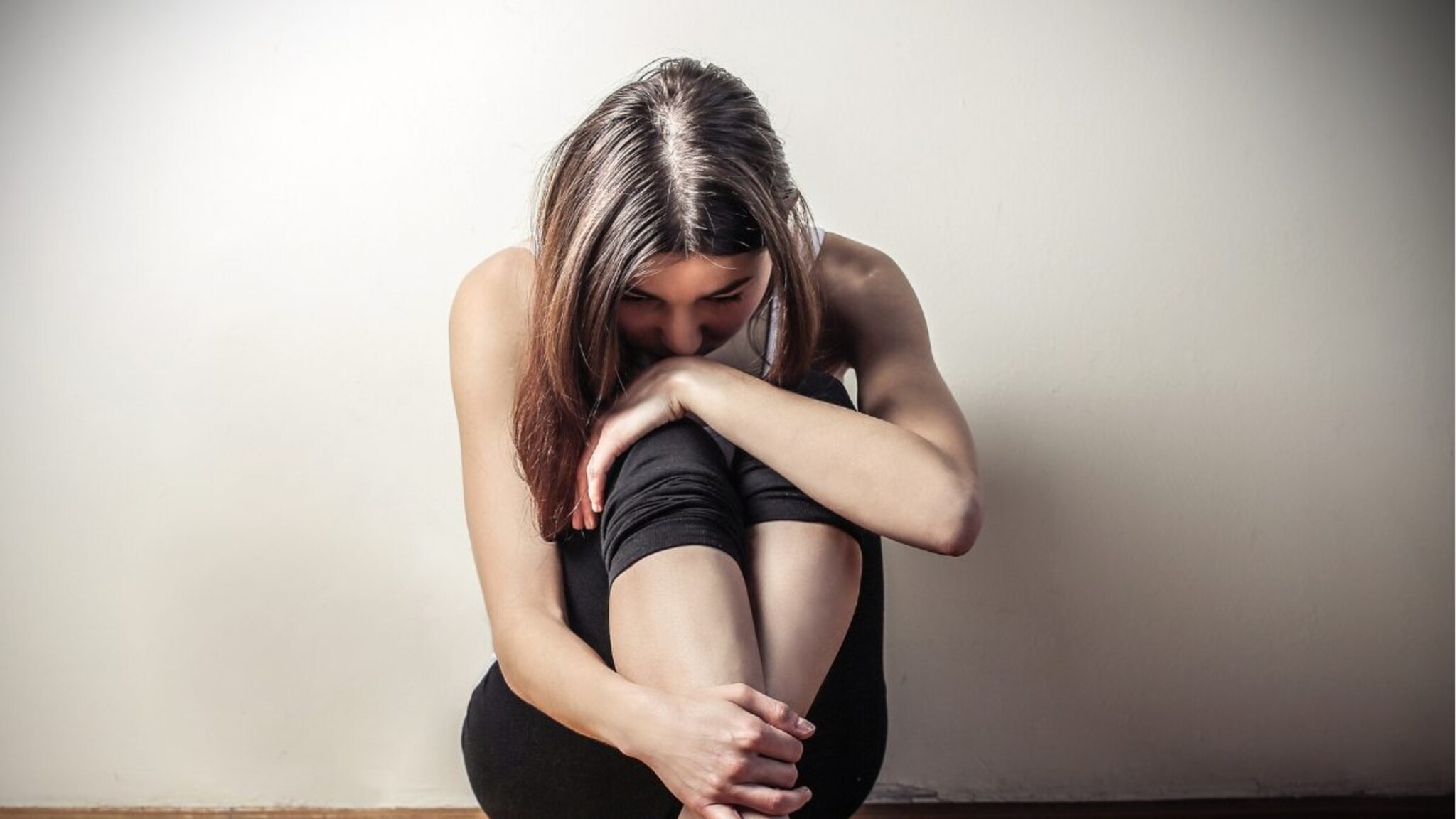 सावधान, एकाकीपणा घेतोय जीव! दर तासाला होतोय 100 लोकांचा मृत्यू. WHO सांगतंय की...