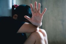 शाळेत मैत्री, ट्यूशनमध्ये प्रेम, बारावीच्या मुलीवर तिघांचा प्रेमसंबंधासाठी...