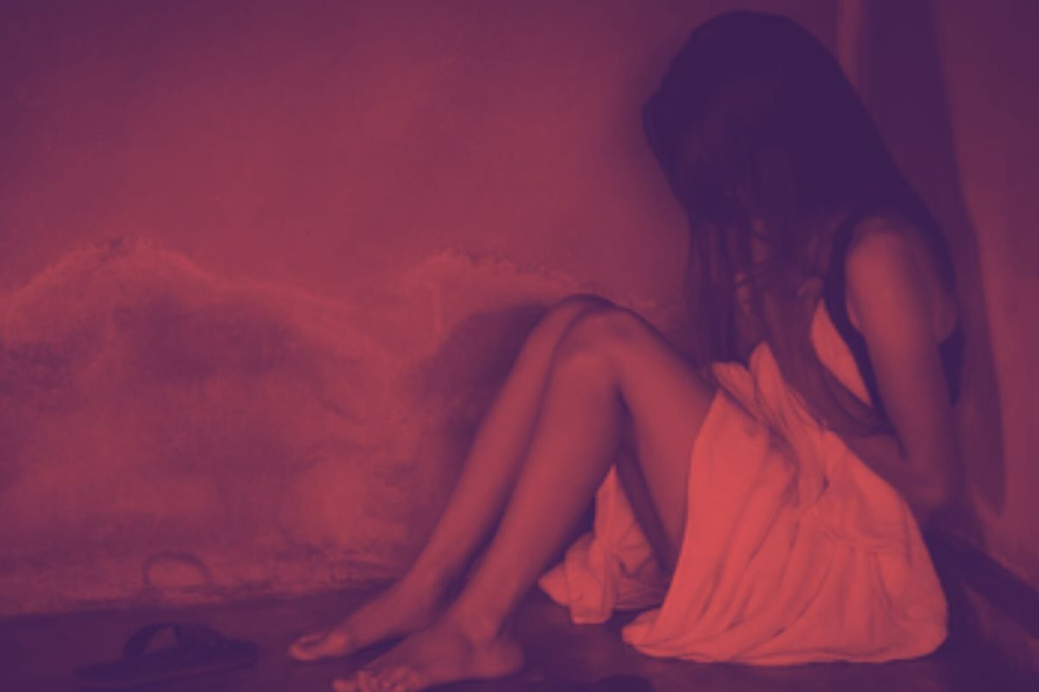 हातपाय बांधून HIV बाधित मुलीवर अत्याचार, गर्भपातही केला, आपबिती ऐकून हादराल!