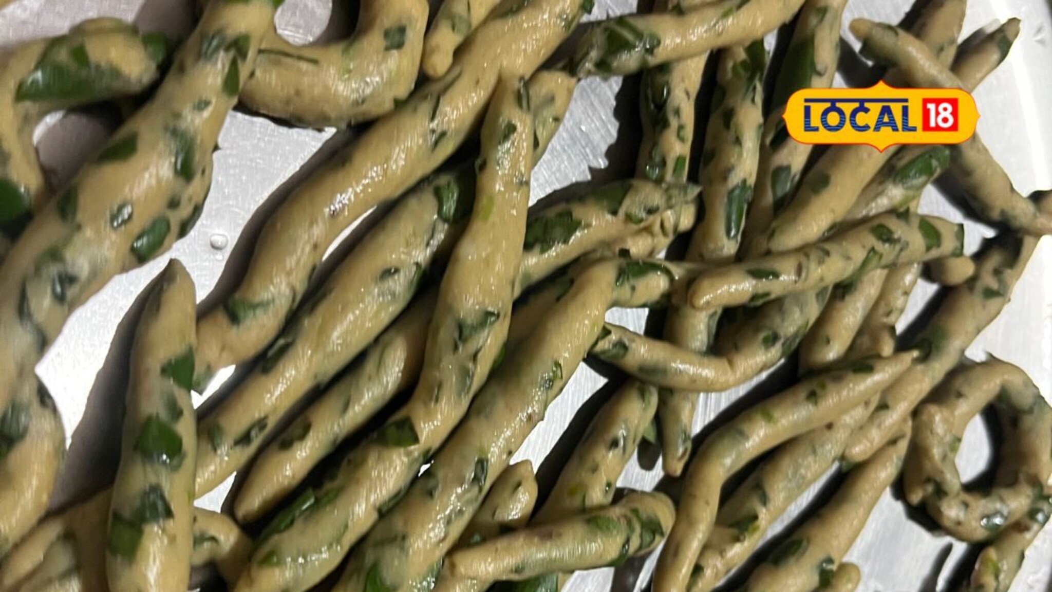 Shengole Recipe: पावसाळ्यात फांदाच्या भाजीपासून बनवा झटपट शेंगोळे, मराठवाड्यातील स्पेशल रेसिपी खाल आवडीने, Video