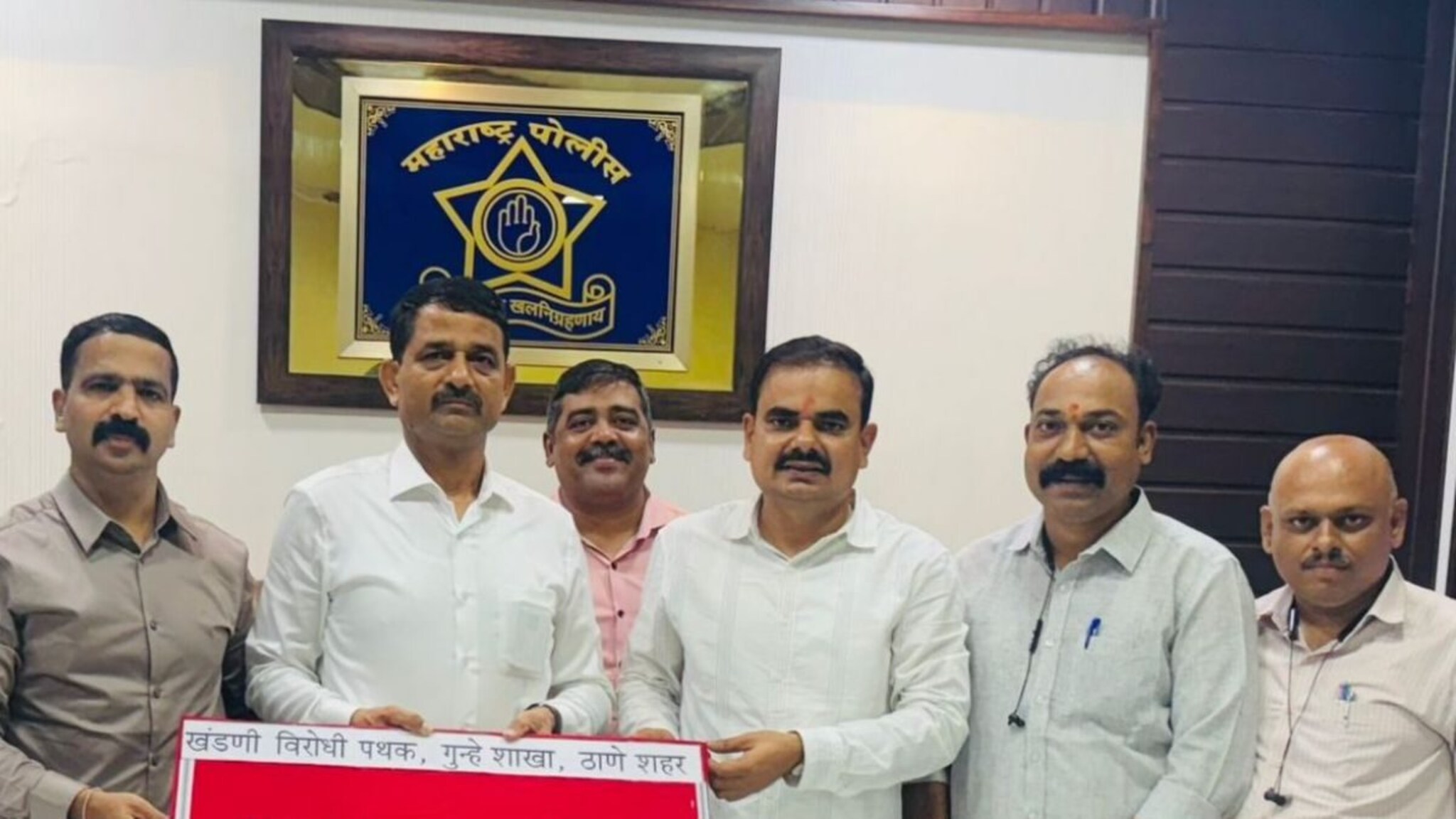 फळ विक्रेता पिस्टल घेऊन फिरायचा, खबऱ्याची पोलिसांना टीप, फिल्मी स्टाईलने बेड्या