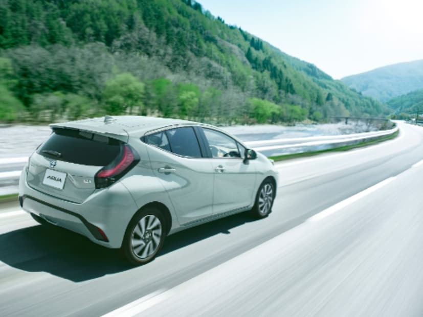 toyota  aqua hybrid  मॉडेल TNGA-B प्लॅटफॉर्मवर लाँच होण्याची शक्यता आहे. या कारची लांबी ४,०५० मिमी, रुंदी १,६९५ मिमी, उंची १,५०५ मिमी आणि व्हीलबेस २,६०० मिमी असण्याची शक्यता आहे.