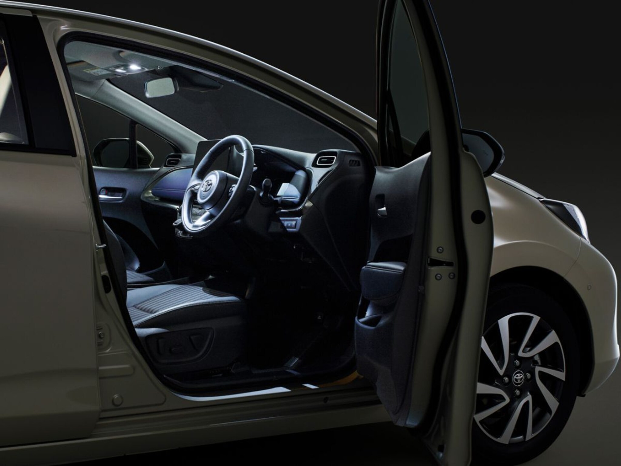 Maruti Wagon R आता विसरा, Toyota आणतेय दणकट कार, पेट्रोलमध्ये मायलेज 35 किमी, किंमत तर...