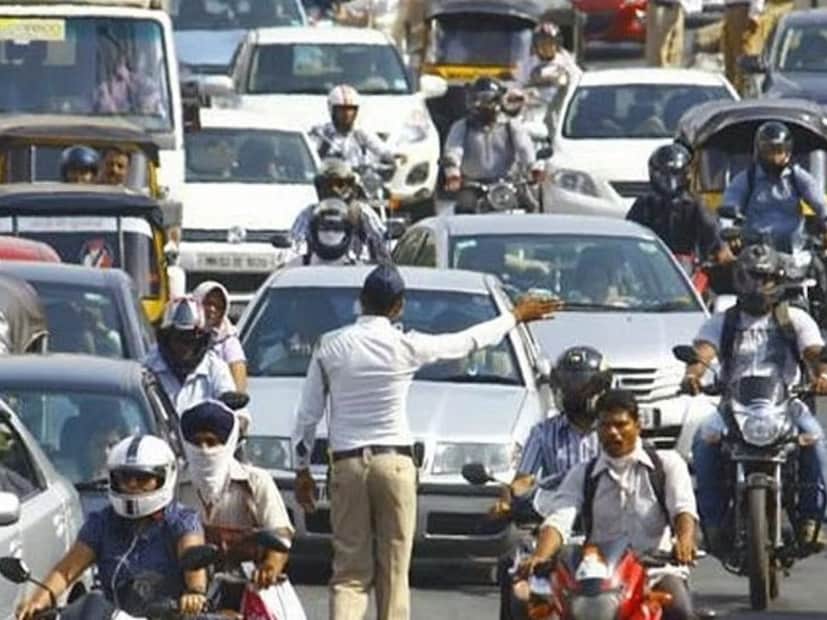  परिवहन विभागाने याबाबत स्पष्ट सांगितले की, आरटीओ कार्यालय किंवा परिवहन विभाग नागरिकांना कधीही व्हॉट्सअॅप वरून पेमेंट लिंक पाठवत नाही. “RTO Services.apk”, “mParivahan_Update.apk”, “eChallan Pay.apk” अशी अज्ञात एपीके फाईल्स डाउनलोड केल्यास मोबाईलमधील ओटीपी, बँकिंग माहिती आणि इतर संवेदनशील माहिती चोरी होण्याचा धोका आहे.