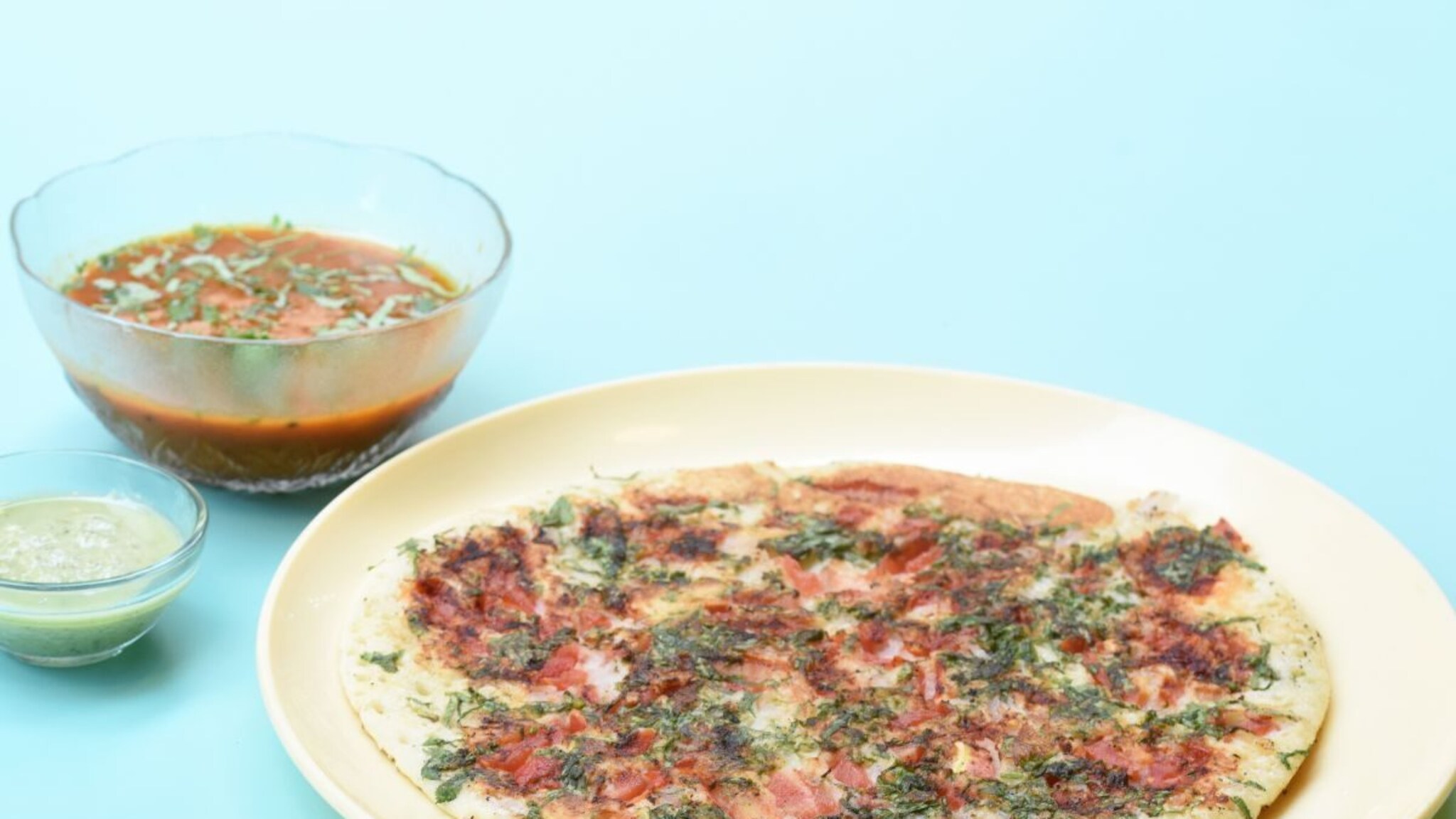 Poha Uttapam Recipe : कांदेपोहे नाही आता पोह्यापासून बनवा उत्तपा, 10 मिनिटात बनेल हेल्दी आणि चविष्ट अशी नवीन रेसीपी