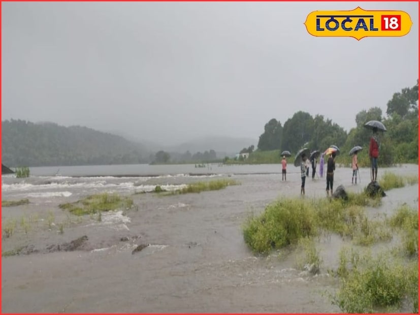 पश्चिम महाराष्ट्रातील पुणे, कोल्हापूर आणि सातारा घाटमाथा परिसरात मुसळधार ते अति मुसळधार पावसाची शक्यता आहे. याठिकाणी पावसाचा रेड अलर्ट जारी करण्यात आला आहे. तर पुणे, सातारा, सोलापूर या जिल्ह्यांत मुसळधार पावसाची शक्यता असल्याने यलो अलर्ट आहे. कोल्हापूर, सांगली जिल्ह्यांत मध्यम स्वरूपाच्या पावसाची शक्यता आहे. 
