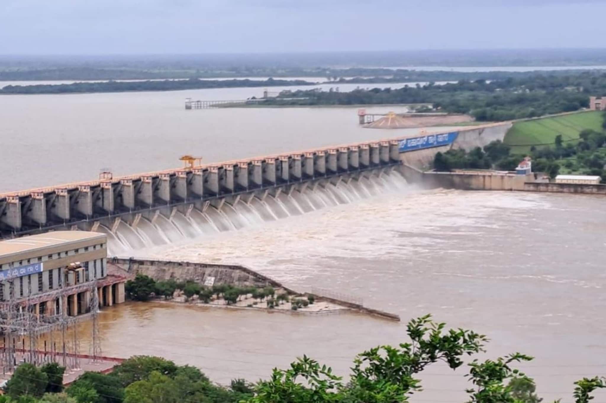 अलमट्टी धरण 98% भरले! कर्नाटकात नदीकाठी पूराचा धोका, 42500 क्यूसेक पाण्याचा...