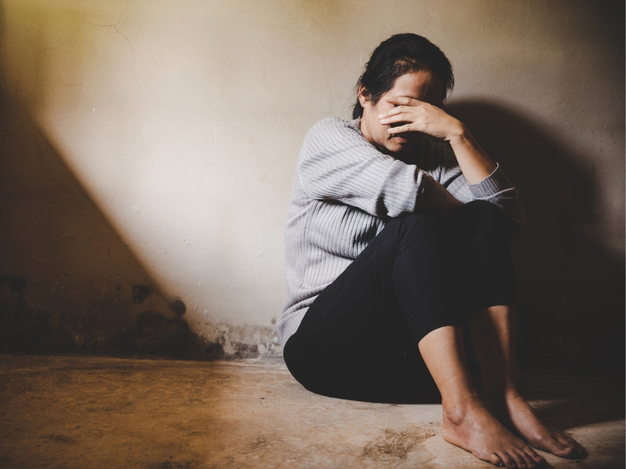 'माझ्याशी बोल, नाहीतर...', नराधमाने धमकी दिली, नंतर गोठ्यात नेलं अन् विवाहितेसोबत भयानक कृत्य केलं! 