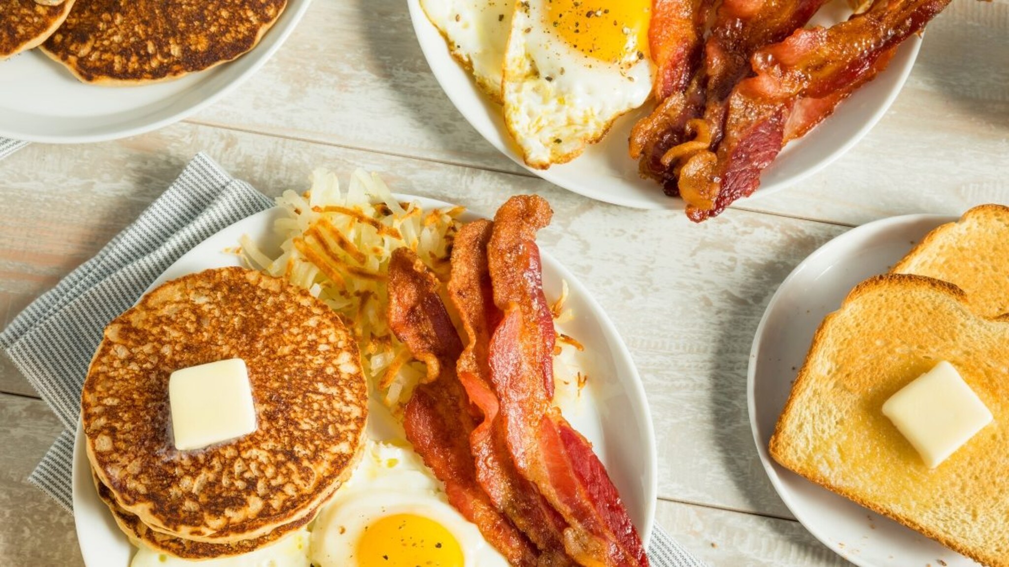 रोज सकाळी तोच तोच ब्रेकफास्ट? 7 दिवस ट्राय करा 'या' 7 पौष्टिक आणि झटपट नाश्ता रेसिपी, लगेच वाचा!