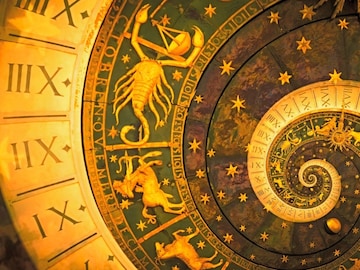 विशाखार्क..! गुरुच्या नक्षत्रात सूर्याचं गोचर, 6 नोव्हेंबरपासून या राशींचे दिवस विशाखार्क..! गुरुच्या नक्षत्रात सूर्याचं गोचर, 6 नोव्हेंबरपासून या राशींचे दिवस