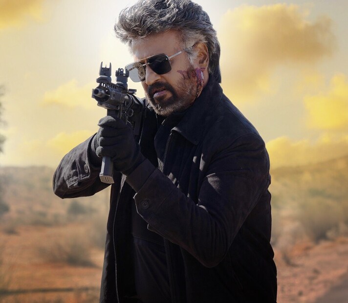 'जैलर' हा केवळ एक अ&#x200d;ॅक्शन थ्रिलर नाही तर तो कुटुंब, कर्तव्य आणि सूडाची भावना देखील दर्शवितो. यामध्ये, 70 वर्षांहून अधिक वयाच्या रजनीकांतने आपल्या उत्कृष्ट अभिनयाने मने जिंकली. संपूर्ण चित्रपटात त्यांनी जबरदस्त अ&#x200d;ॅक्शन देखील केले आहे. 