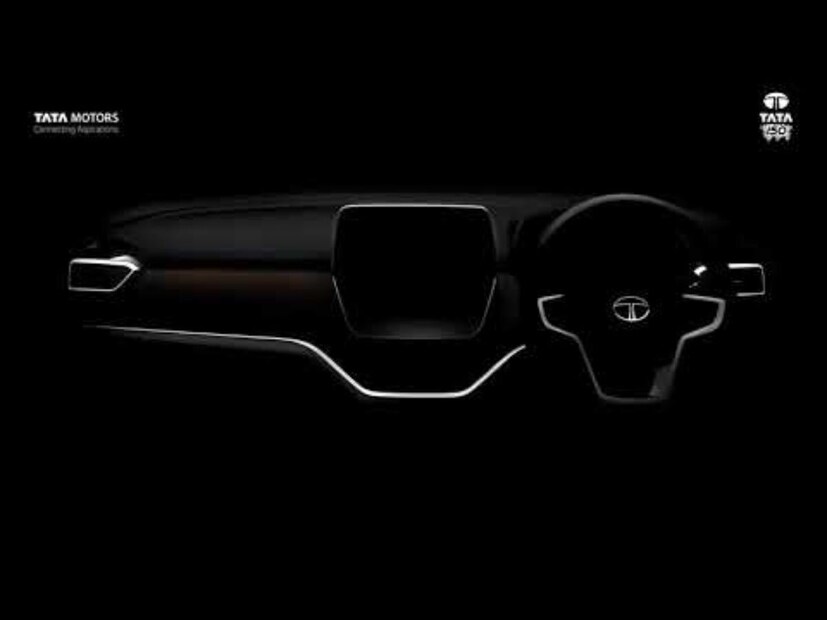 पंच कॉम्पॅक्ट एसयूव्ही सात ट्रिम लेव्हलमध्ये ड्युअल-सिलेंडर सीएनजी पॉवरट्रेनसह उपलब्ध आहे. ज्याची किंमत 7.30 लाख रुपयांपासून सुरू होऊन 10.17 लाख रुपयांपर्यंत आहे. पंच सीएनजी 1.2-लिटर 3-सिलेंडर नैसर्गिकरित्या एस्पिरेटेड पेट्रोल-सीएनजी सेटअपद्वारे समर्थित आहे. जे 26.99km/kgचा दावा केलेला मायलेज मिळवते. हे फक्त 5-स्पीड मॅन्युअल गिअरबॉक्ससह उपलब्ध आहे आणि टियागो आणि टिगोरच्या सीएनजी प्रकारांप्रमाणे 5-स्पीड एएमटी ऑप्शन मिळत नाही.