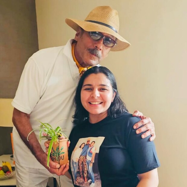 सोनी एंटरटेनमेंट टेलिव्हिजन सुरुवातीला जॅकी श्रॉफ आणि त्यांच्या ग्रुपला बोर्डात समाविष्ट करण्याच्या बाजूने नव्हते कारण त्यांना मोठी गुंतवणूक हवी होती. पण जॅकी श्रॉफने सोनी लीडरसाठी एक भव्य पार्टी आयोजित करून त्यांना पटवून दिले. ज्यामध्ये बॉलिवूडमधील मोठे नाव उपस्थित होते.