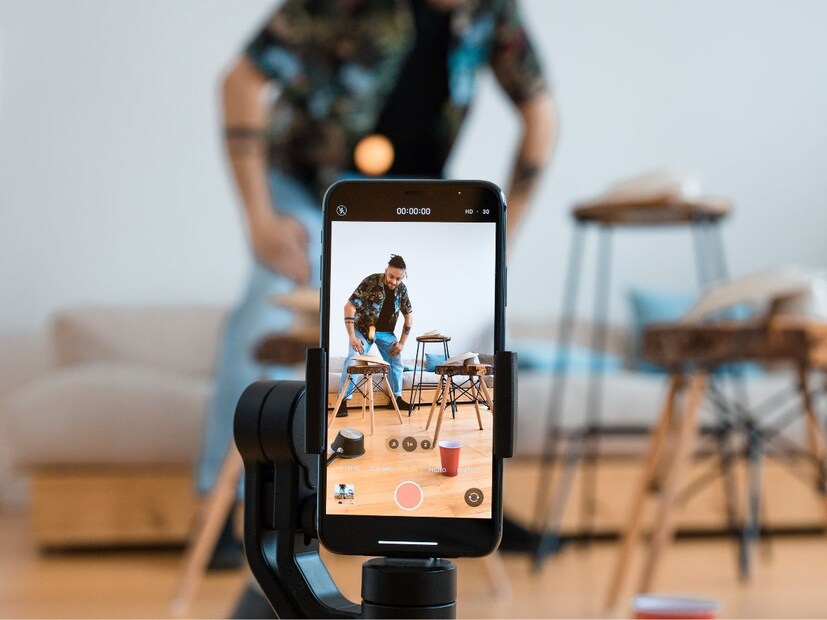 TikTokवर बंदी का घालण्यात आली: भारत आणि चीनमधील सीमेवर तणाव वाढला तेव्हा टिकटॉकवर बंदी घालण्यात आली. त्या काळात, केंद्र सरकारने आयटी कायद्याच्या कलम 69A अंतर्गत एकूण 59 चिनी अॅप्सवर बंदी घातली होती. कारण असे होते की, या अॅप्सना देशाच्या सुरक्षेसाठी आणि डेटा गोपनीयतेसाठी धोका मानण्यात आला होता. सोप्या शब्दांत, या अॅप्सना भारतीय यूझर्सचा खाजगी डेटा सुरक्षित ठेवत नसल्याचा संशय होता. 