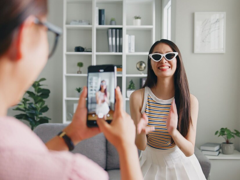 आता TikTok काम करत असल्याचे कोणाला दिसले? अलिकडेच काही यूझर्सने असा दावा केला होता की ते व्हीपीएन न वापरता टिकटॉकचे होमपेज उघडू शकले. त्यानंतर, लोकांनी असे गृहीत धरले की टिकटॉक पुन्हा येत आहे. भारत आणि चीनमधील सुरू असलेल्या राजनैतिक चर्चेदरम्यान ही परिस्थिती समोर आली, त्यामुळे चर्चेला अधिक बळकटी मिळाली. परंतु इलेक्ट्रॉनिक्स आणि माहिती तंत्रज्ञान मंत्रालयाने स्पष्ट केले की भारतात टिकटॉक अजूनही बंदी आहे आणि त्याबद्दल पसरवल्या जाणाऱ्या बातम्या पूर्णपणे दिशाभूल करणाऱ्या आहेत.