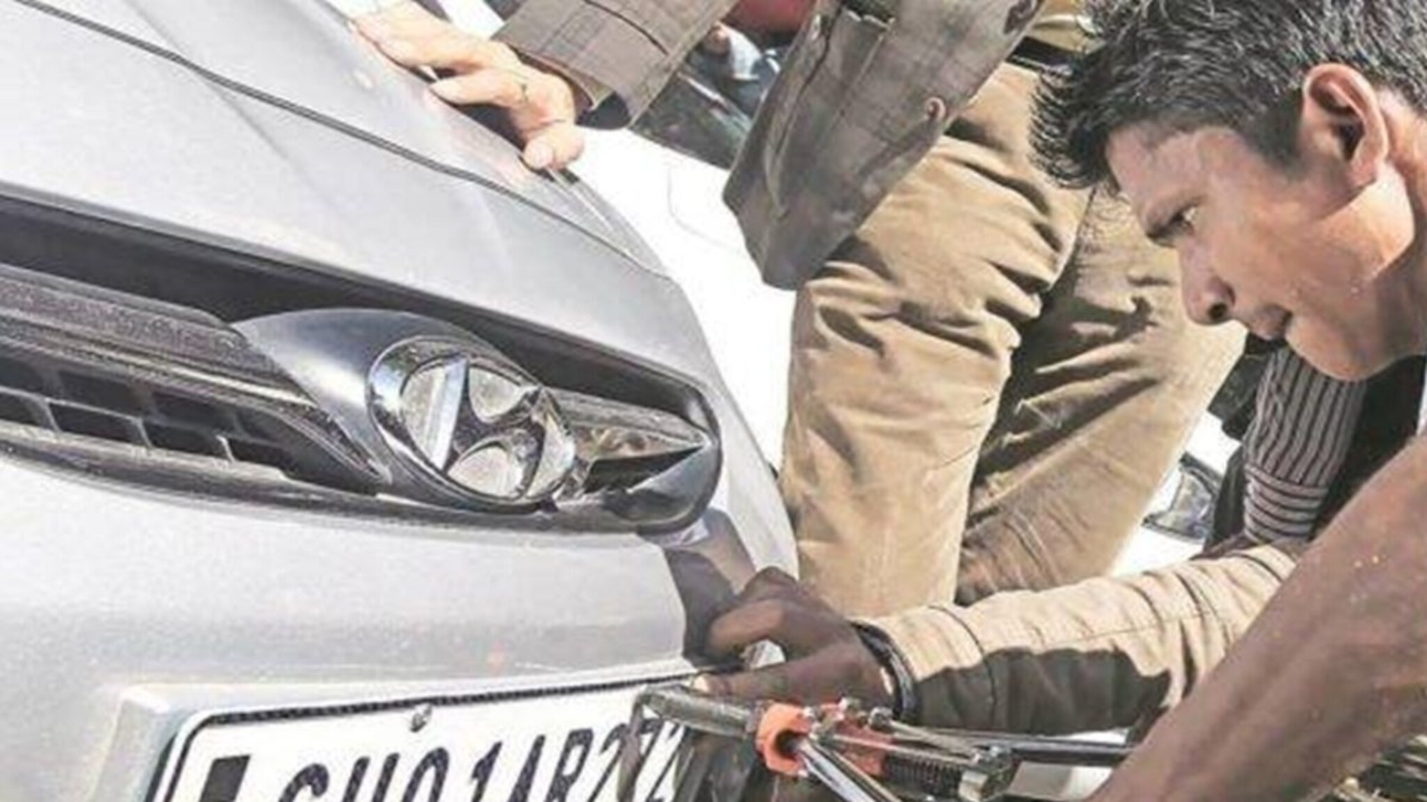 HSRP साठी शेवटचे 72 तास शिल्लक! रत्नागिरीत 42 टक्के वाहनांवर कारवाईची टांगती तलवार