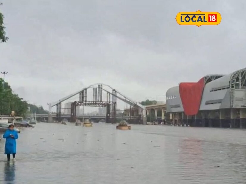 या वाढत्या पाणीपातळीमुळे डेक्कन परिसरातील बाबा भिडे पूल पाण्याखाली गेला असून तो सर्व प्रकारच्या वाहतुकीसाठी बंद करण्यात आला आहे.