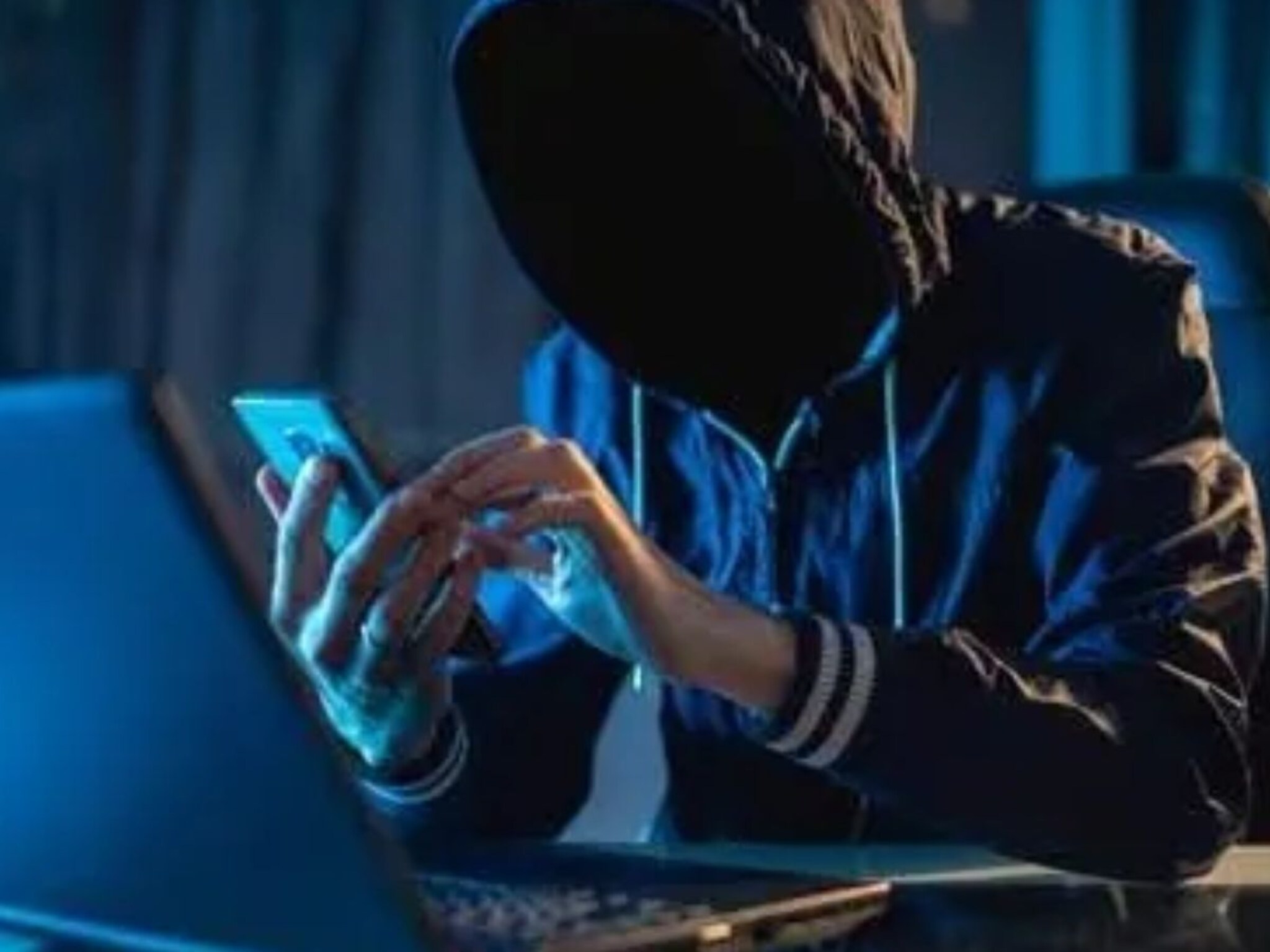 सावधान! स्कॅमर्सने काढली नवीन पद्धत, 'I’m Not a Robot' वर क्लिक करताच...