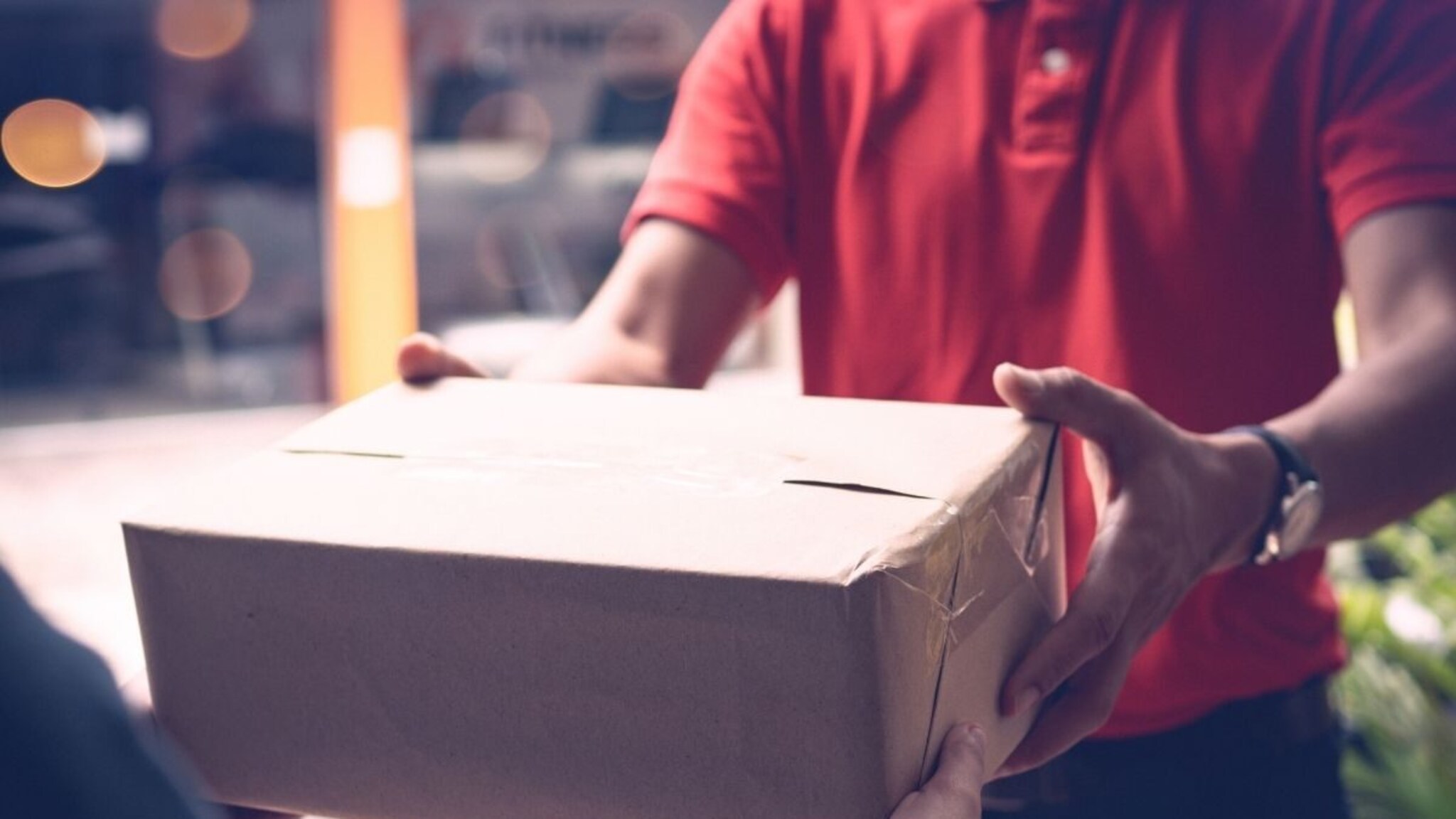 Delivery Boy : एक पार्सल डिलीव्हर केल्यावर डिलीव्हरी बॉयला किती पैसे मिळतात?