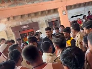धाराशिव येरमाळा मंदिरात गोंधळ धाराशिव येरमाळा मंदिरात गोंधळ