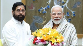 एकनाथ शिंदेंची पीएम मोदींची कुटुंबासह भेट, पण वेगळी चर्चा, बंद दाराआड काय झालं? एकनाथ शिंदेंची पीएम मोदींची कुटुंबासह भेट, पण वेगळी चर्चा, बंद दाराआड काय झालं?