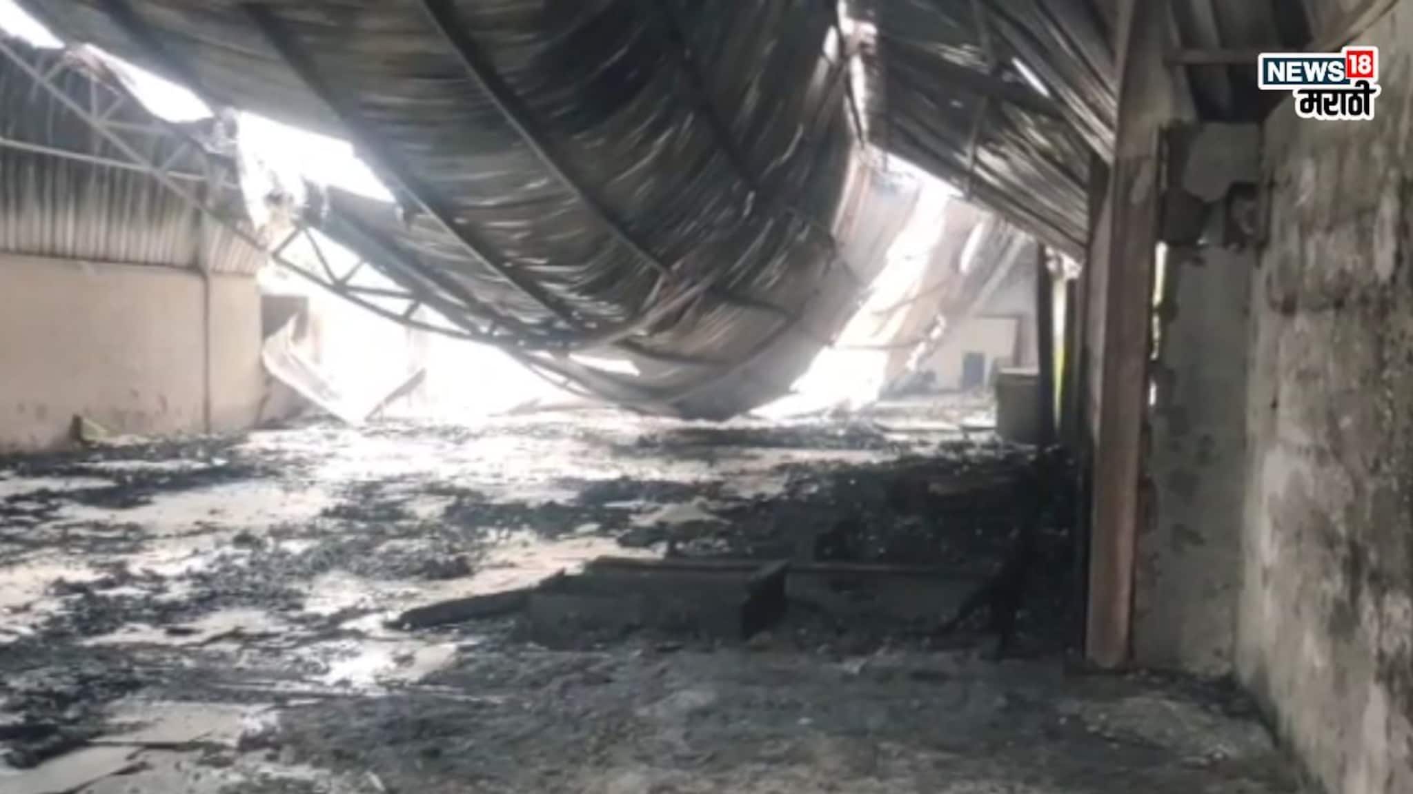 फर्निचरचं दुकान जळून खाक, आई-वडीलांसह दोन लहानग्यांचा दुर्दैवी मृत्यू, अहिल्यान