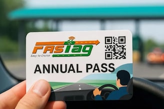 3000 रुपयांचा FasTag पास घेणाऱ्यांसाठी महत्त्वाची बातमी, NHAI कडून मोठी घोषणा
