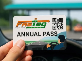 3000 रुपयांचा FasTag पास घेणाऱ्यांसाठी महत्त्वाची बातमी, NHAI कडून मोठी घोषणा