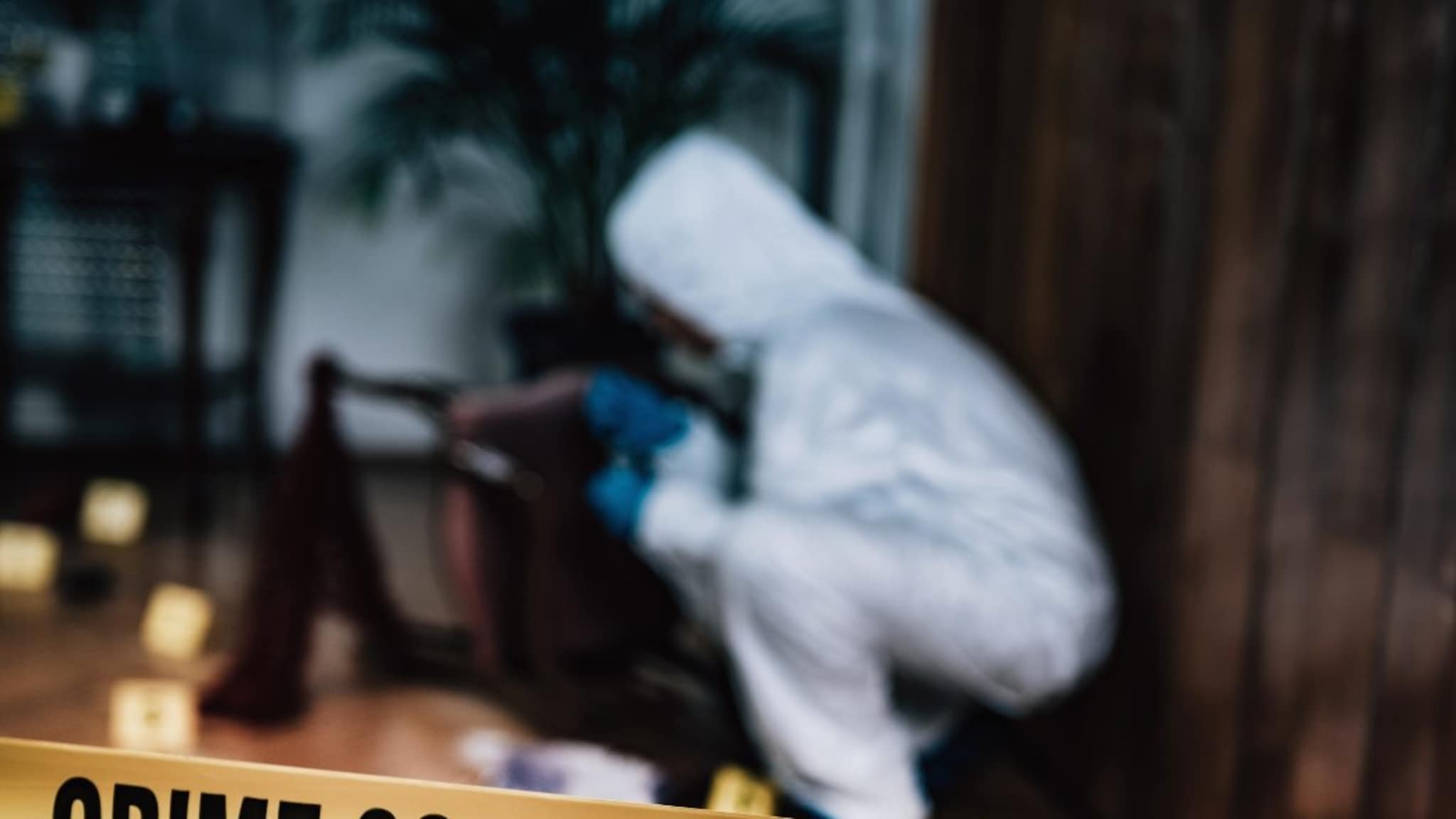 'ताटात उष्टं अन्न का ठेवले', म्हणत पेटला वाद, लेकाने उचलली कुऱ्हाड अन् संपवलं बापाला, इतकंच नाहीतर...