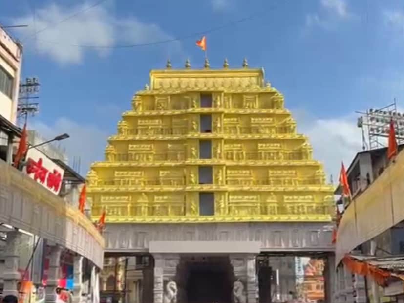 लाखो भक्तांचे श्रद्धास्थान असणाऱ्या श्रीमंत दगडूशेठ हलवाई गणपती मंदिरांकडून गणेशोत्सवात दरवर्षी भव्य अशा ऐतिहासिक मंदिराची प्रतिकृती साकारण्यात येते. लाखो भक्तांचे श्रद्धास्थान असणाऱ्या श्रीमंत दगडूशेठ हलवाई गणपती मंदिरांकडून गणेशोत्सवात दरवर्षी भव्य अशा ऐतिहासिक मंदिराची प्रतिकृती साकारण्यात येते.