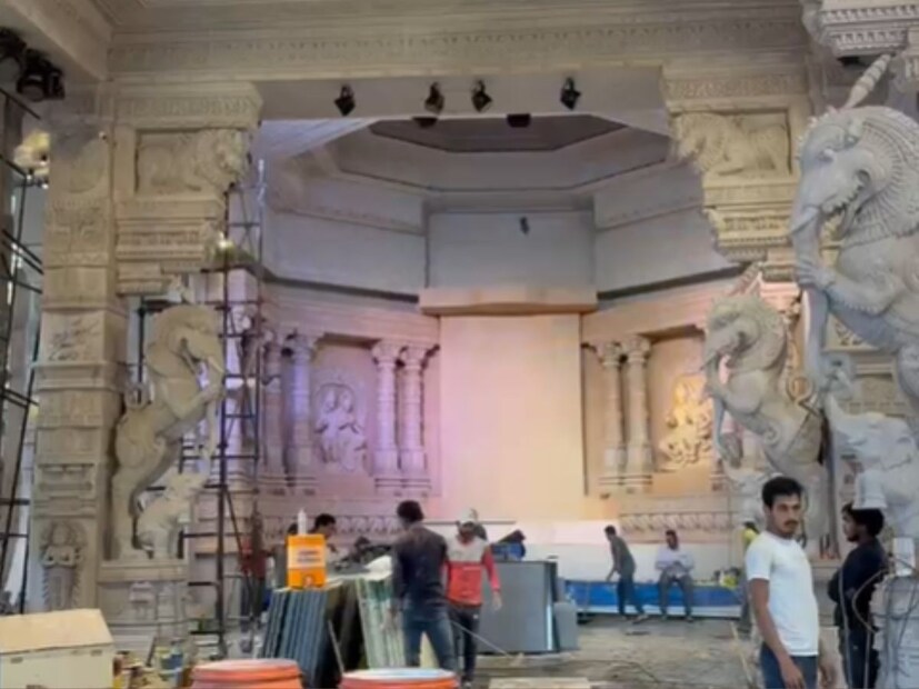 दगडूशेठ हलवाई गणपती मंदिराकडून गेल्या अनेक वर्षांपासून देशाच्या ऐतिहासिक आणि मोठ्या मंदिराची प्रतिकृती गणेशोत्सवात साकारली जाते आणि याच मंदिरात भक्तांचा लाडका बाप्पा विराजमान होतो.