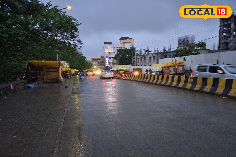 मराठवाड्यातील आठही जिल्ह्यांमध्ये आज श्रावणधारा बरसण्याची शक्यता हवामान विभागाने वर्तवली आहे. पावसाच्या पार्श्वभूमीवर येथील भागात ढगाळ वातावरण तयार झाले आहे. मात्र अद्याप कोणत्याही जिल्ह्यासाठी हवामान विभागाकडून 'सतर्कता' किंवा 'खबरदारी'चा अधिकृत अलर्ट जारी करण्यात आलेला नाही. दरम्यान छत्रपती संभाजीनगर जिल्ह्यात हवामानात काही महत्त्वाचे बदल जाणवत आहेत. आकाशात ढग साचले असून, काही ठिकाणी हलक्या सरींची शक्यता आहे. 