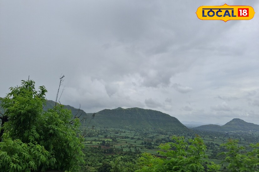 कोल्हापूर जिल्ह्यात मागील 24 तासात 0.2 मिलीमीटर पावसाची नोंद झाली. यावेळी कमाल तापमान 25.3 अंश सेल्सिअस राहिले. पुढील 24 तासात कमाल तापमान 27 अंशावर राहिल. तसेच कोल्हापूर घाटमाथ्यावर जोरदार पावसाची शक्यता असल्याने सतर्कतेचा यलो अलर्ट दिली आहे.