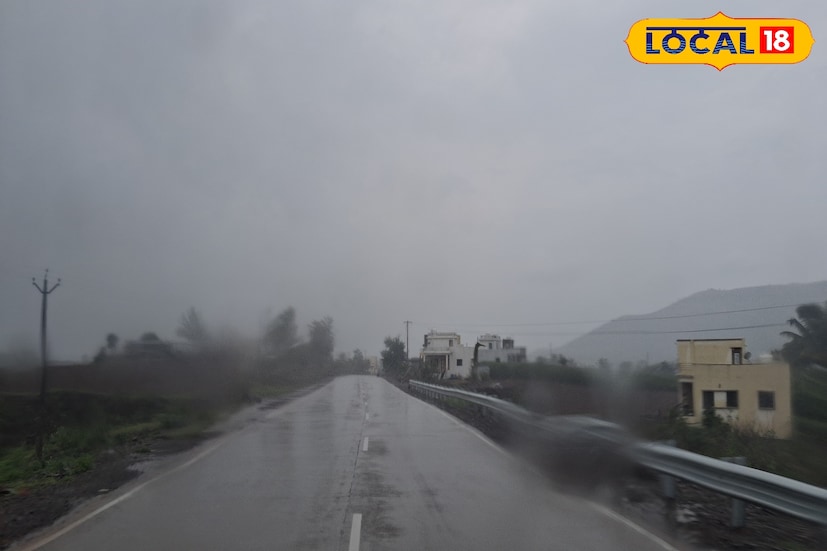 गेल्या 24 तासात सांगली जिल्ह्यामध्ये 5 मिलिमीटर पावसाची नोंद झाली. तसेच कमाल तापमानात घट होवून 26 अंश सेल्सिअस तापमानाची नोंद झाली. पुढील 24 तासात हलक्या रिमझिम पावसाची शक्यता आहे. यावेळी जिल्ह्यातील कमाल तापमान 28 तर किमान तापमान 22 अंश सेल्सिअस राहील. 