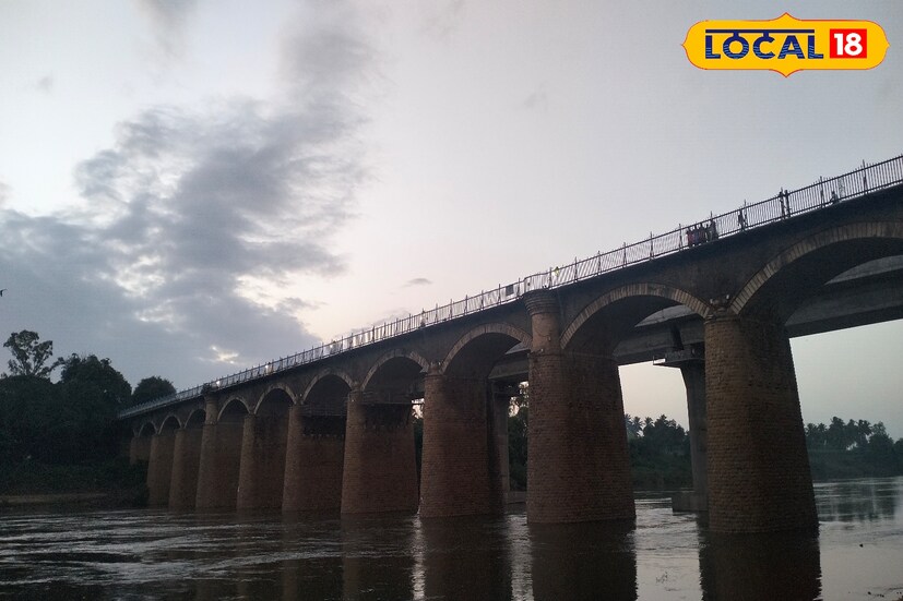 यासह चांदोली धरणाच्या पाणलोट क्षेत्रात देखील अतिवृष्टीची तीव्रता थोडी कमी झाल्याने वारणेत होणारा विसर्ग कमी करण्यात आला आहे. आज (21 ऑगस्ट) सकाळी सहा वाजता पाण्याचा विसर्ग 15,369 क्यूसेक्सपर्यंत खाली आणण्यात आला. त्यामुळे वारणा नदी काठच्या गावांना देखील दिलासा मिळाला आहे. 