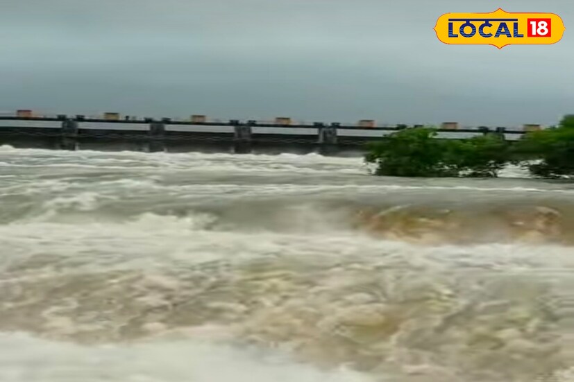 खडकवासला परिसरात पावसाचा जोर कमी झाला असला तरी घाटमाथ्यावर मुसळधार पाऊस सुरू आहे. टेमघरमध्ये मंगळवारी सकाळी 6 ते बुधवारी संध्याकाळी 5 वाजेपर्यंत 35 तासांत विक्रमी 276 मिलीमीटर पावसाची नोंद झाली. पानशेतमध्ये 182 मिलीमीटर, वरसगावमध्ये 195 मिलीमीटर आणि खडकवासलामध्ये 88 मिलीमीटर पाऊस पडला.