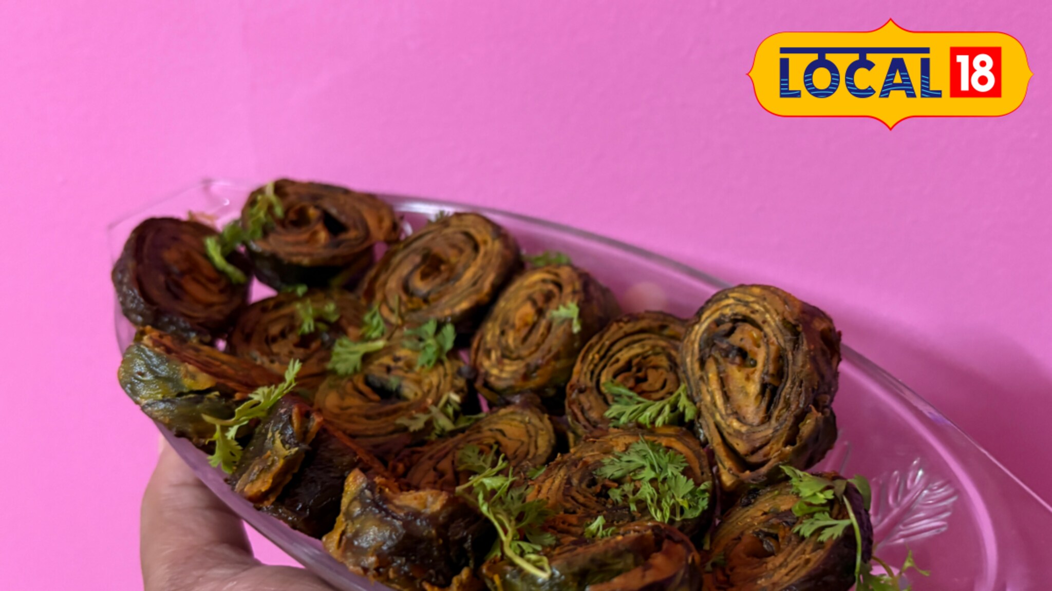 Aloovadi Recipe : घसा खवखवणार नाही, कांदा भज्जीसारखी सुरेख होईल अळूवडी, 6 सोप्या टीप्स