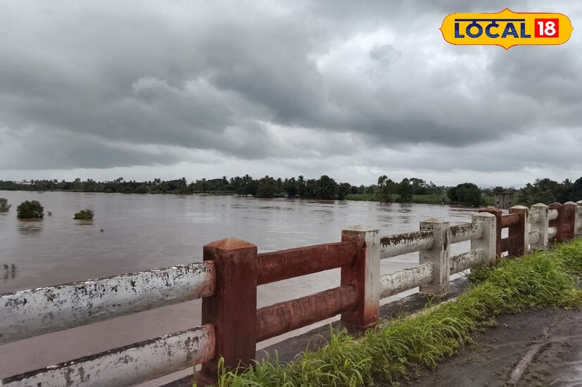 पुणे जिल्ह्यात पावसाचा जोर ओसरला असून शिवाजीनगर परिसरात मागील 24 तासात 4 मिलिमीटर पावसाची नोंद झाली. तसेच कमाल तापमानाचा पारा 28.1 अंश सेल्सिअस राहिला. पुढील 24 तासात पुणे जिल्ह्यात हलक्या पावसाची शक्&#x200d;यता आहे. पुणे घाटमाथ्यावर मात्र जोरदार पावसाची शक्यता असल्याचे दक्षतेचा यलो अलर्ट आयएमडीने दिला आहे.