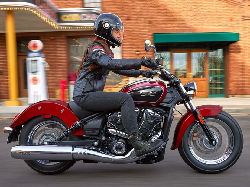  मोठ्या १,२५० सीसी Scout मॉडेल्सबद्दल बोलायचं झालं तर, पाच मॉडेल्स आहेत - स्काउट क्लासिक, स्काउट बॉबर, स्पोर्ट स्काउट, सुपर स्काउट आणि १०१ स्काउट. १,२५० सीसी क्लासिक, बॉबर आणि स्पोर्ट हे लहान सिक्स्टी मॉडेल्सप्रमाणेच डिझाइन टेम्पलेटचे अनुसरण करतात.