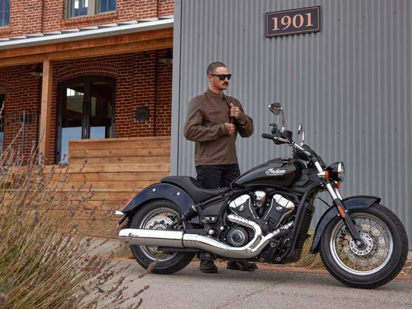 Indian Motorcycle Scout लाइनअप १२.९९ लाख रुपयांपासून सुरू होते आणि १६.१५ लाख रुपयांपर्यंत जाते (एक्स-शोरूम, इंडिया). भारतीय स्काउट मॉडेल्सचे एकमेव प्रतिस्पर्धी हार्लेचे स्पोर्टस्टर मॉडेल आहेत, जे १३.५१ लाख रुपयांपासून सुरू होतात आणि १६.७१ लाख रुपयांपर्यंत जातात. इंडियनचे भारतात सहा डीलरशिप आहेत - दिल्ली, चंदीगड, अहमदाबाद, बंगळुरू, चेन्नई आणि कोची इथं आहे.  अधिक माहितीसाठी ऑनलाईन साईटवर चेक करू शकतात.