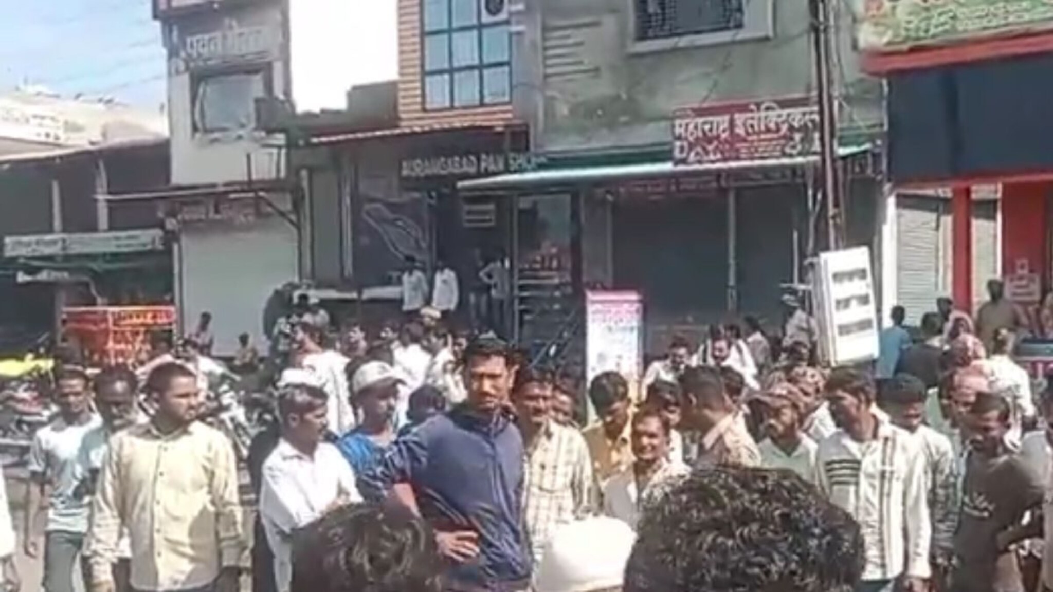 रक्षाबंधनाला भाऊ बहिणीकडे निघाला, काळाने रस्त्यातच गाठलं, अपघातात जागीच गेला