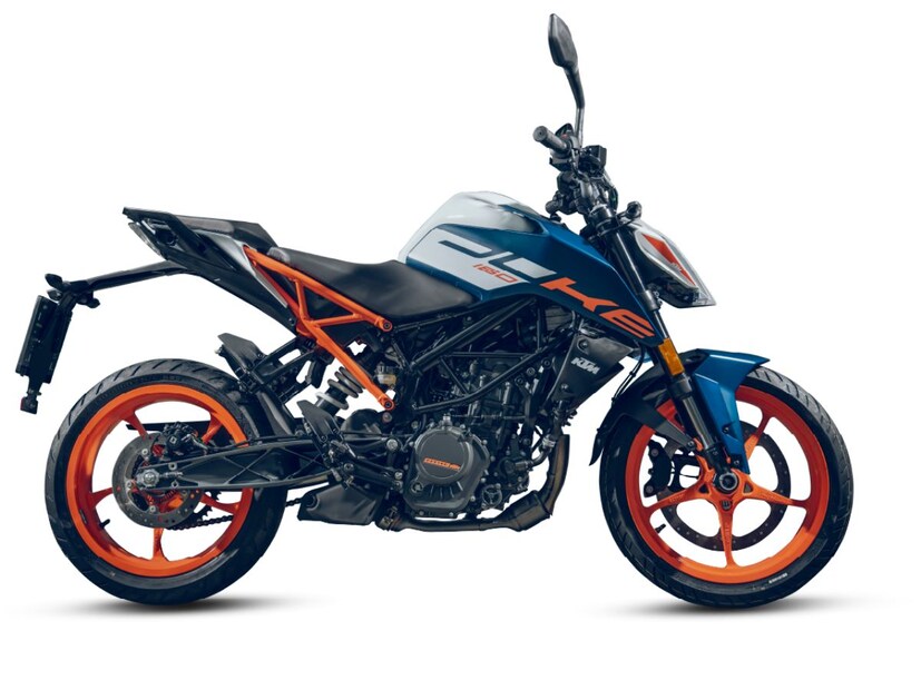 Duke 125 ची किंमत Rs 1,84,998 (एक्स-शोरूम) इतकी ठेवण्यात आली आहे. या बाइकचा सामना मार्केटमध्ये थेट Yamaha MT-15शी होणार आहे. या बाइकची किंमत स्टँडर्ड व्हेरिएंटसाठी 1.69 लाख आणि DLX व्हेरिएंटसाठी 1.80 लाख रुपये आहे. भारतात KTM ची ही सर्वात स्वस्त बाइक आहे. 160cc सेगमेंटमध्ये एक पावरफुल बाइक आहे. KTM Duke 160 ची बुकिंग सर्व अधिकृत डीलरशीप आणि ऑनलाइन सुरू झाली आहे. 