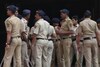 नाशिकमध्ये पोलिसांची दबंगगिरी , पोलिसांच्या समर्थनासाठी नाशिककर रस्त्यावर