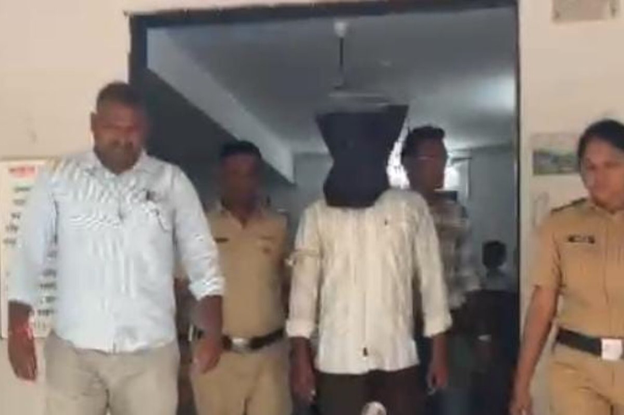 आईच्या उपचारासाठी चोरी, न्यायालयातील महिला लिपिकाच्या कार्यालयात मारला डल्ला