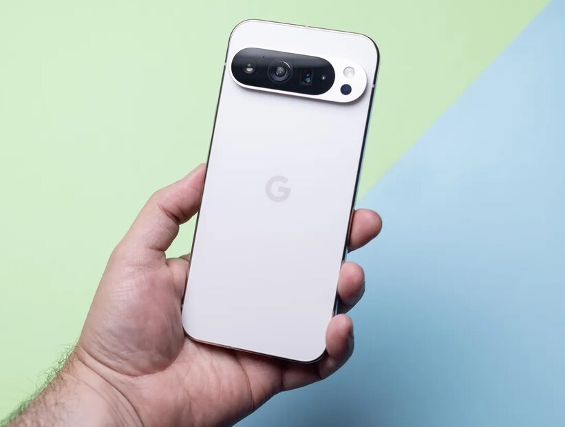 एवढेच नाही तर बँक ऑफर अंतर्गत, त्यावर 3,000 रुपयांपर्यंतचा अतिरिक्त फायदा देखील मिळू शकतो. ज्यामुळे त्याची प्रभावी किंमत सुमारे 86,999 रुपये कमी होते. त्याच वेळी, एक्सचेंज ऑफरचा फायदा घेऊन, हा फोन सुमारे 55,850 रुपयांना खरेदी करता येतो, तसेच नो-कॉस्ट ईएमआयचा पर्याय देखील उपलब्ध आहे.