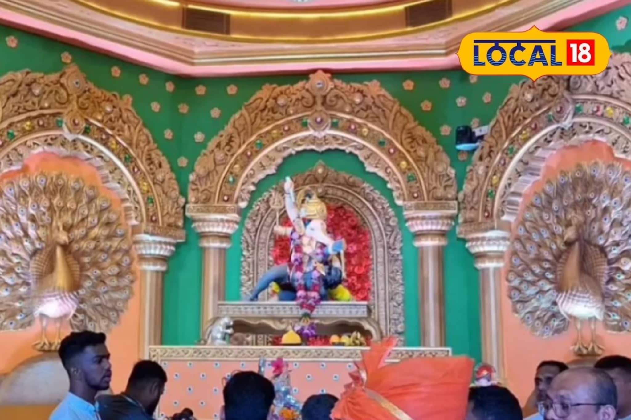 परंपरा आणि भव्यतेचा शाही थाट 'पंचरत्न महल', गणपती मंडळाचा देखावा ठरतोय आकर्षण